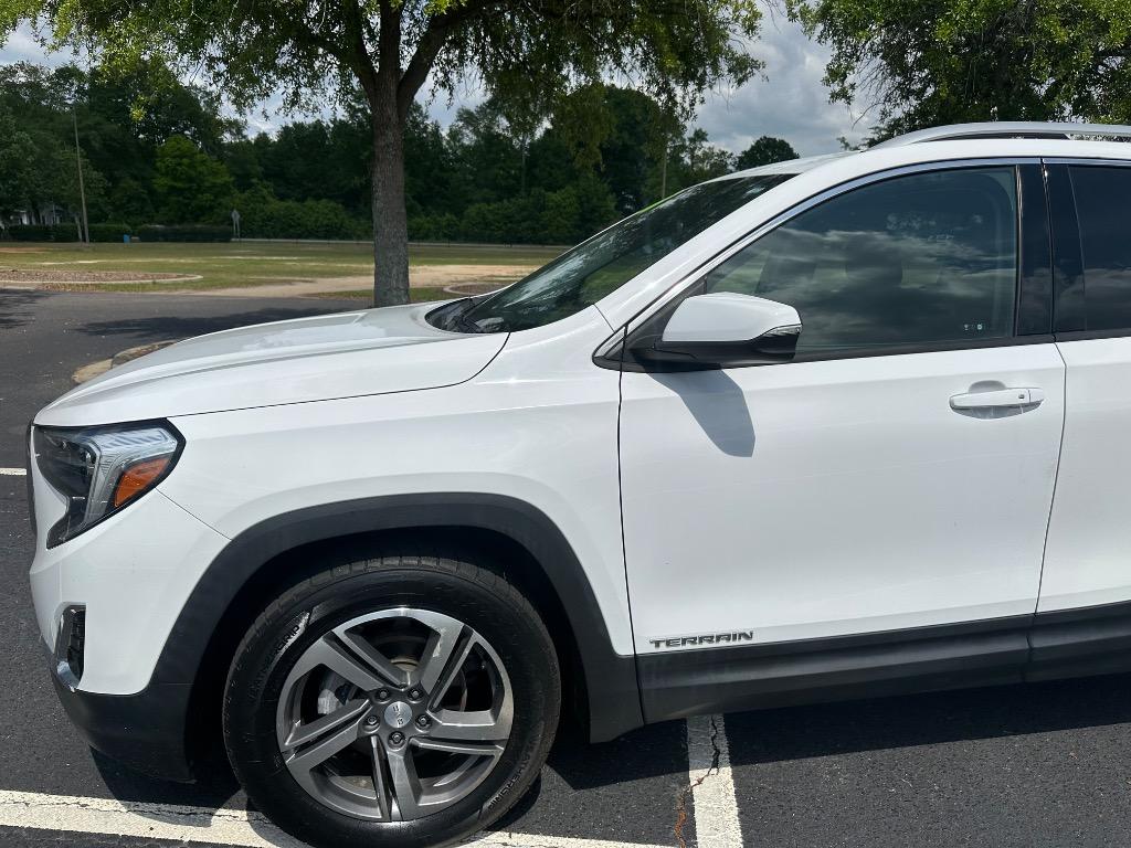 2020 GMC Terrain SLT photo