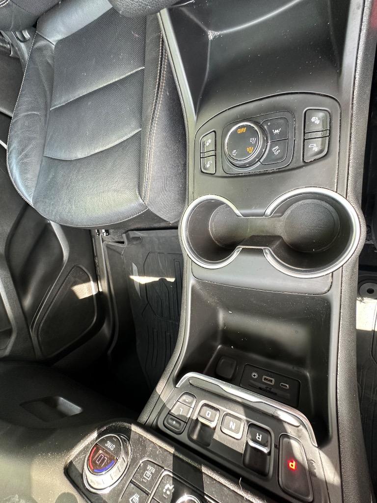 2020 GMC Terrain SLT photo