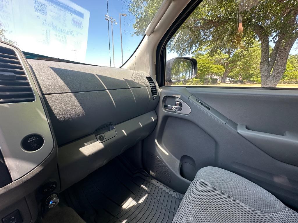 2018 Nissan Frontier SV photo
