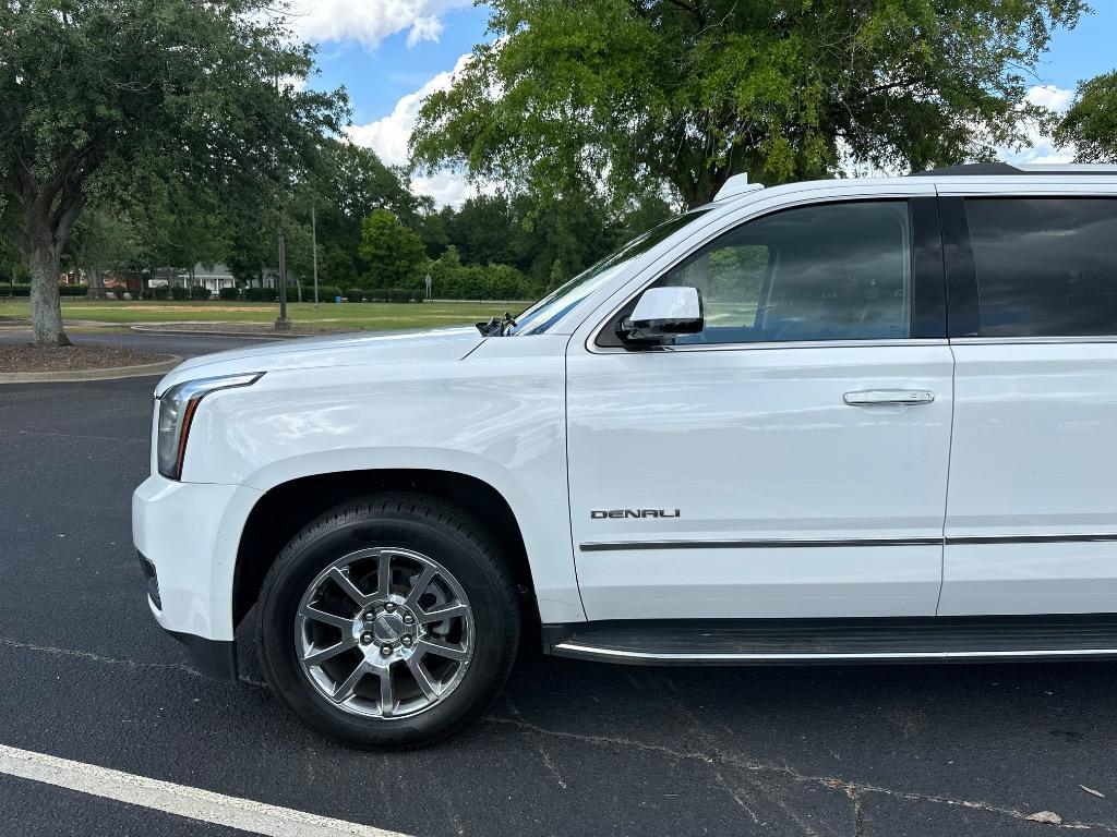 2019 GMC Yukon XL 1500 Denali photo