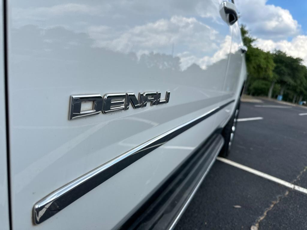2019 GMC Yukon XL 1500 Denali photo