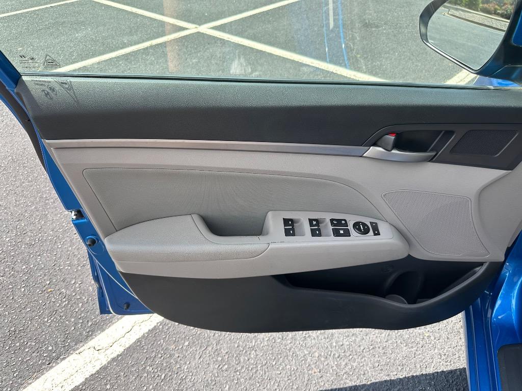 2018 Hyundai Elantra Value photo