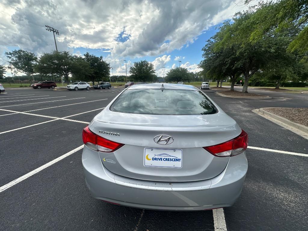 2012 Hyundai Elantra GLS photo