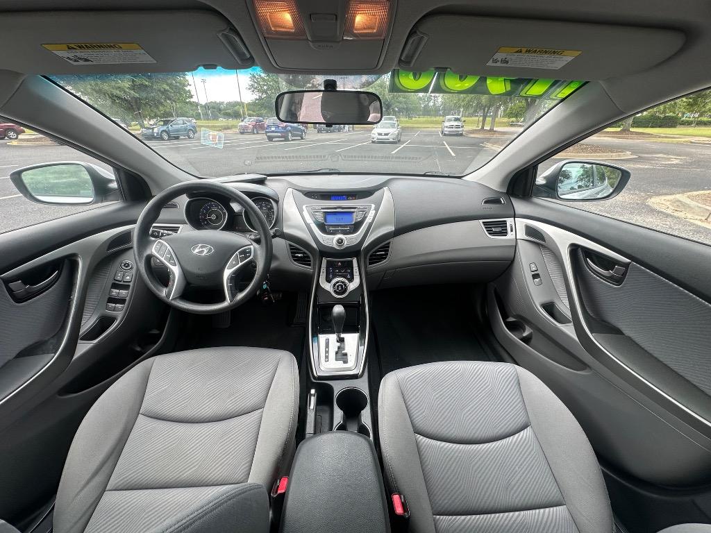 2012 Hyundai Elantra GLS photo