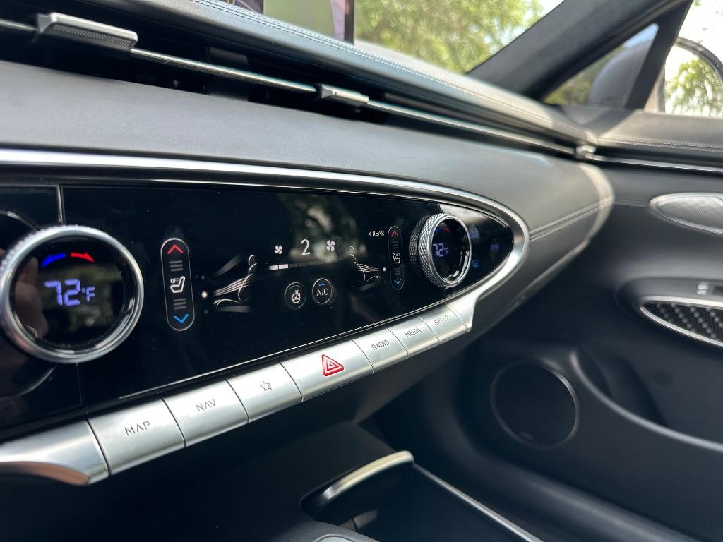 2022 Genesis GV70 3.5T Sport Prestige  photo