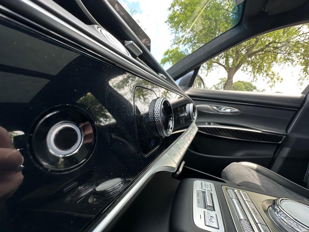 2022 Genesis GV70 3.5T Sport Prestige  photo
