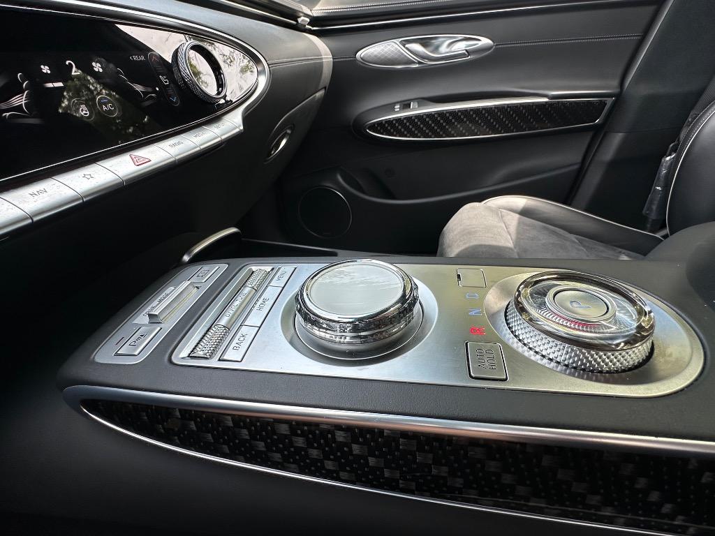 2022 Genesis GV70 3.5T Sport Prestige  photo