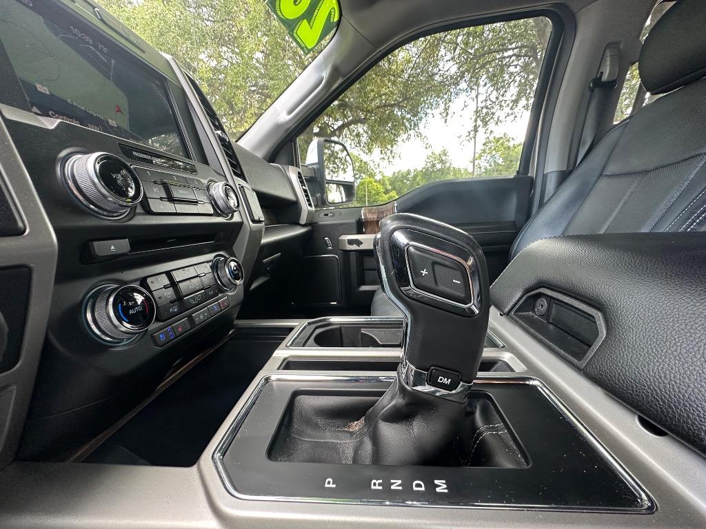 2018 Ford F150 Lariat photo