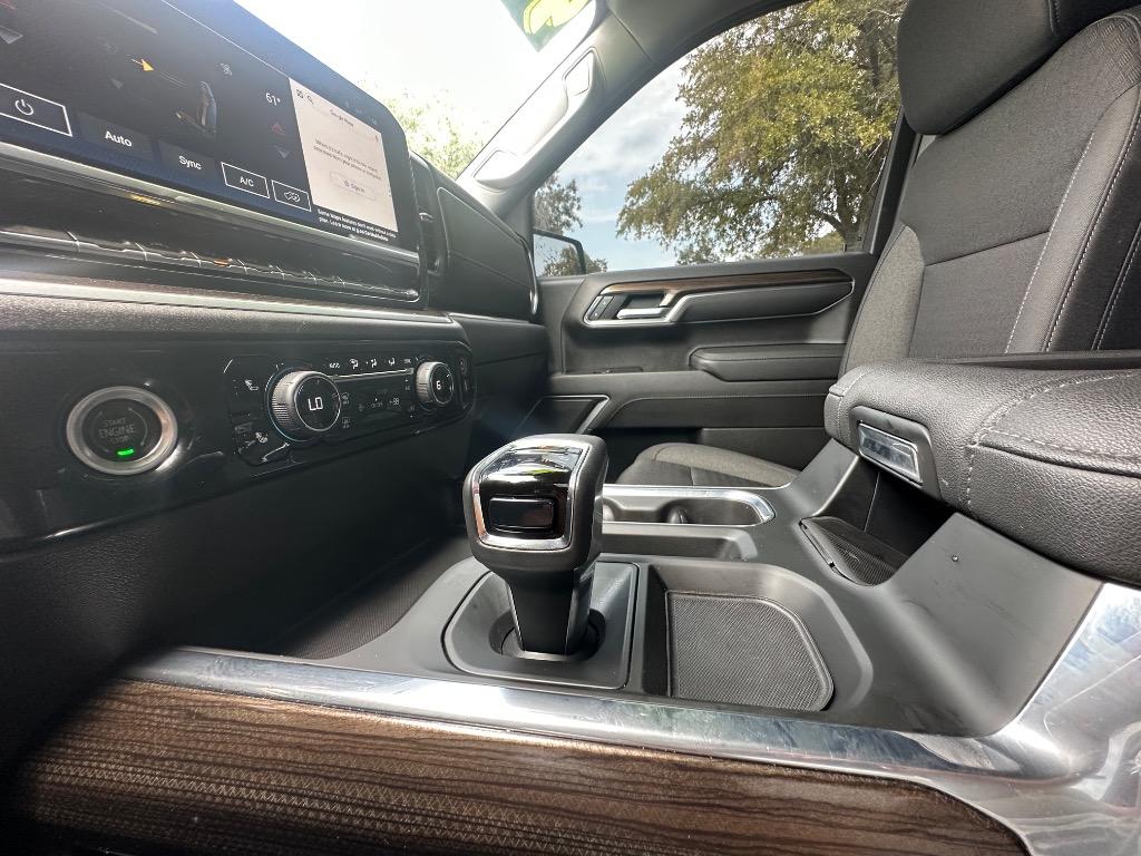 2022 Chevrolet Silverado 1500 RST photo