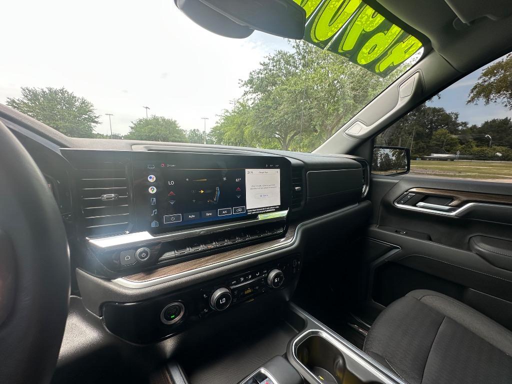 2022 Chevrolet Silverado 1500 RST photo
