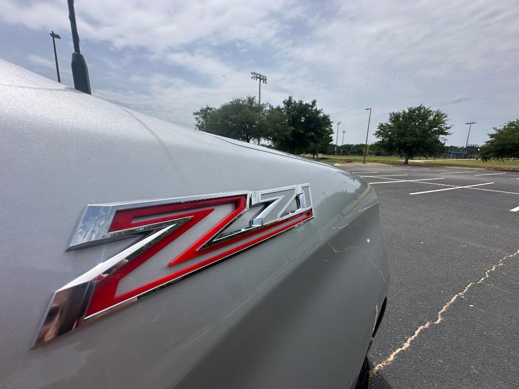 2022 Chevrolet Silverado 1500 RST photo