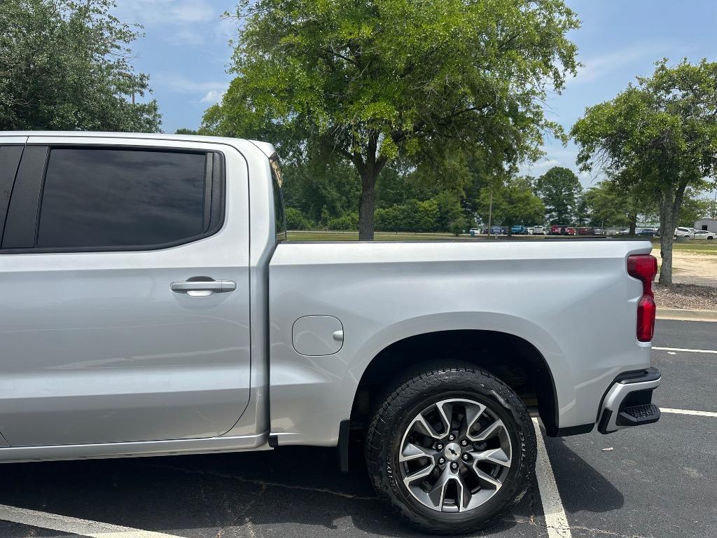 2022 Chevrolet Silverado 1500 RST photo