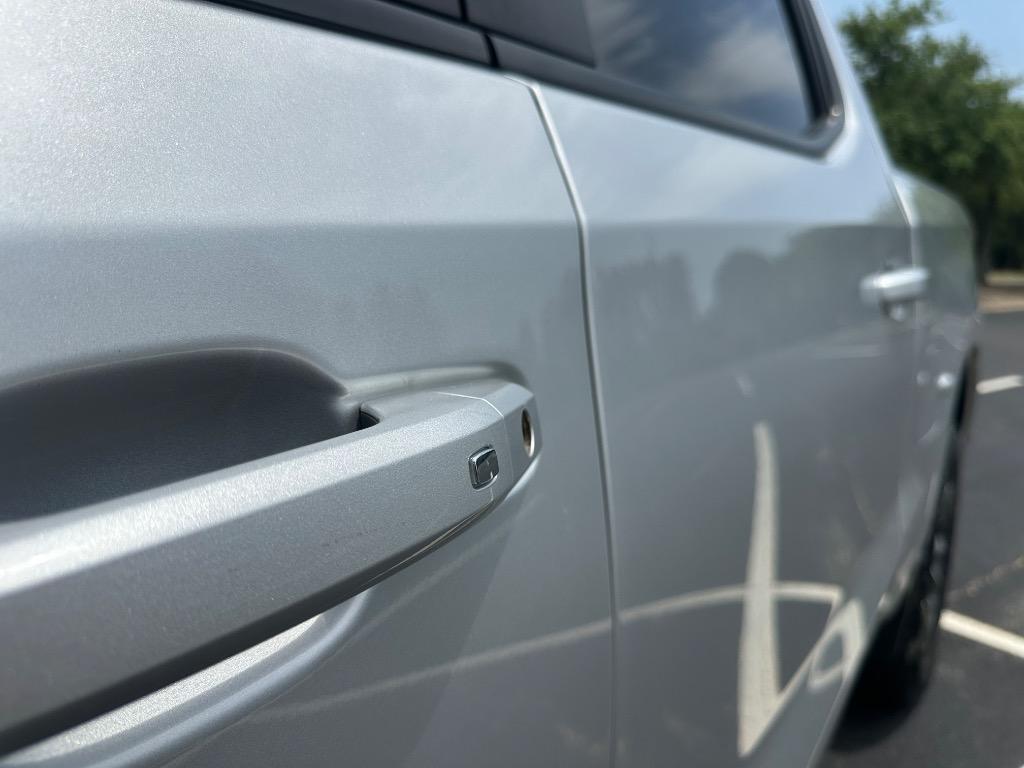 2022 Chevrolet Silverado 1500 RST photo