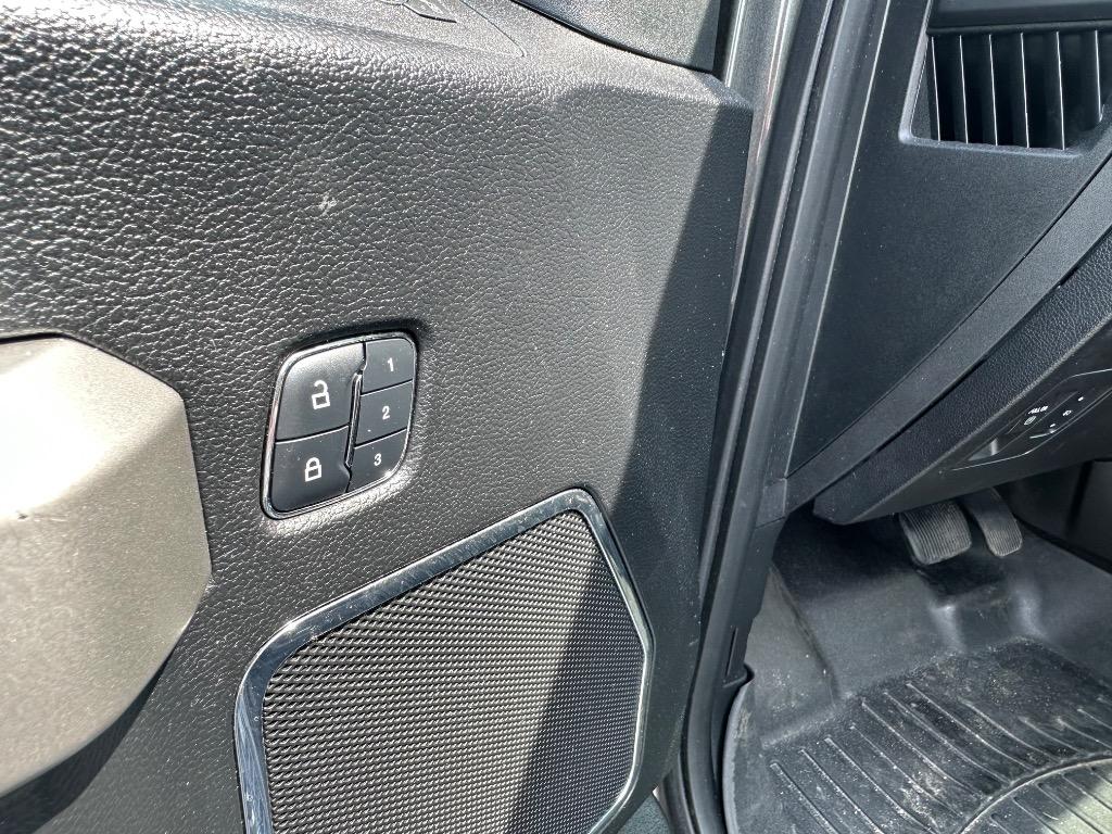 2018 Ford F150 Lariat photo