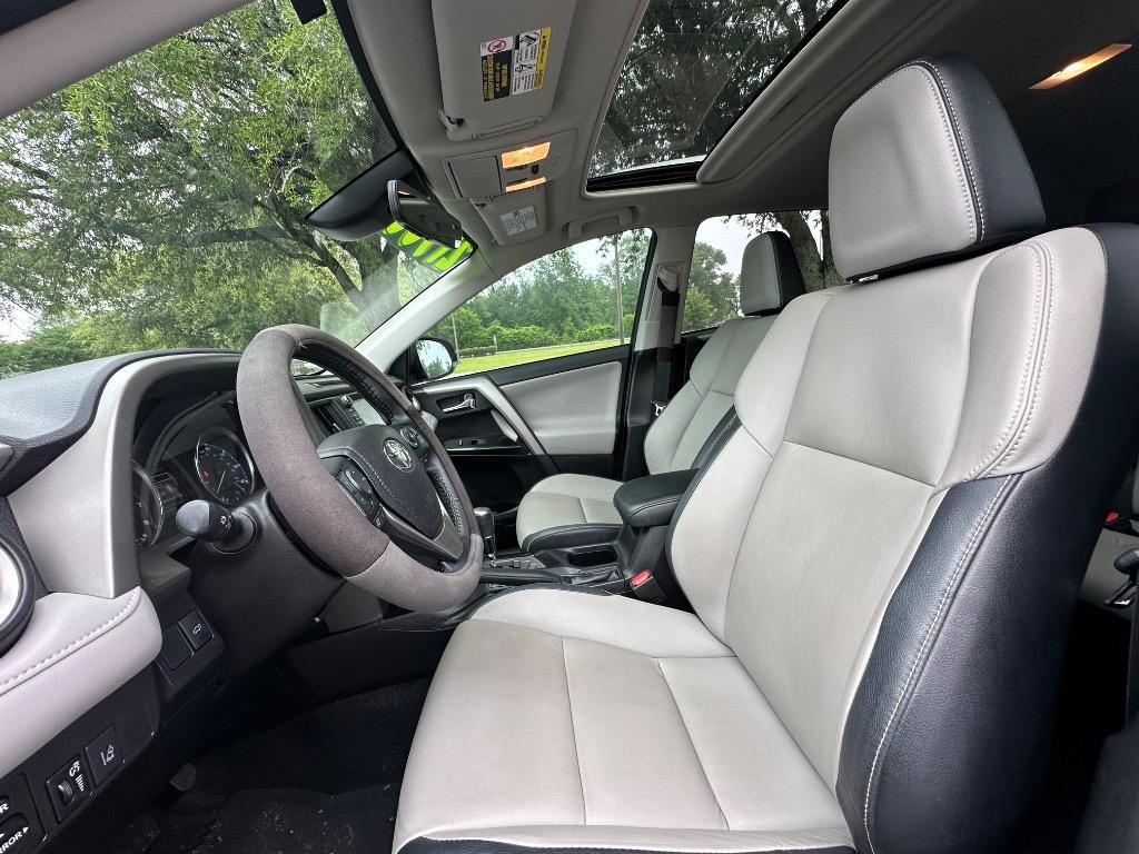2018 Toyota RAV4 Limited photo