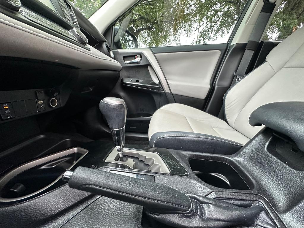 2018 Toyota RAV4 Limited photo