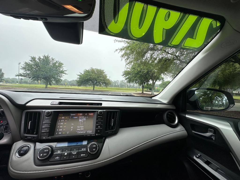 2018 Toyota RAV4 Limited photo