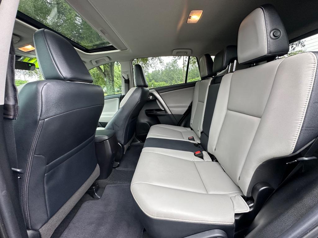 2018 Toyota RAV4 Limited photo