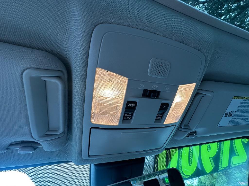 2018 Toyota RAV4 Limited photo