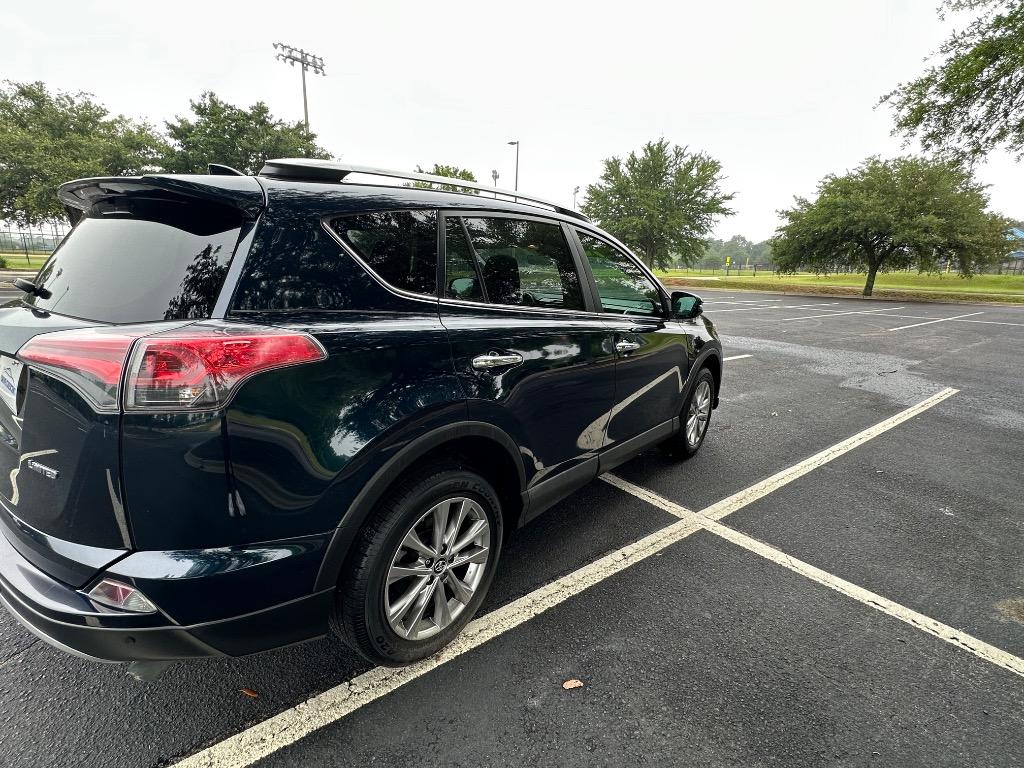 2018 Toyota RAV4 Limited photo