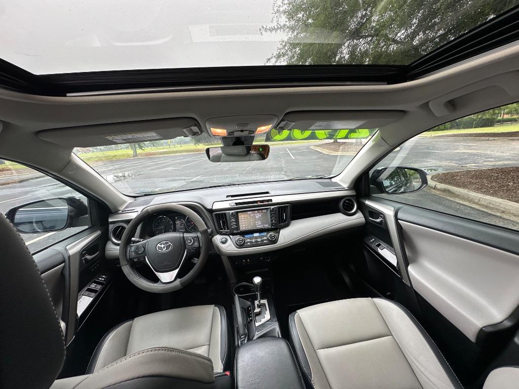 2018 Toyota RAV4 Limited photo