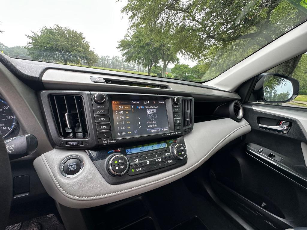 2018 Toyota RAV4 Limited photo