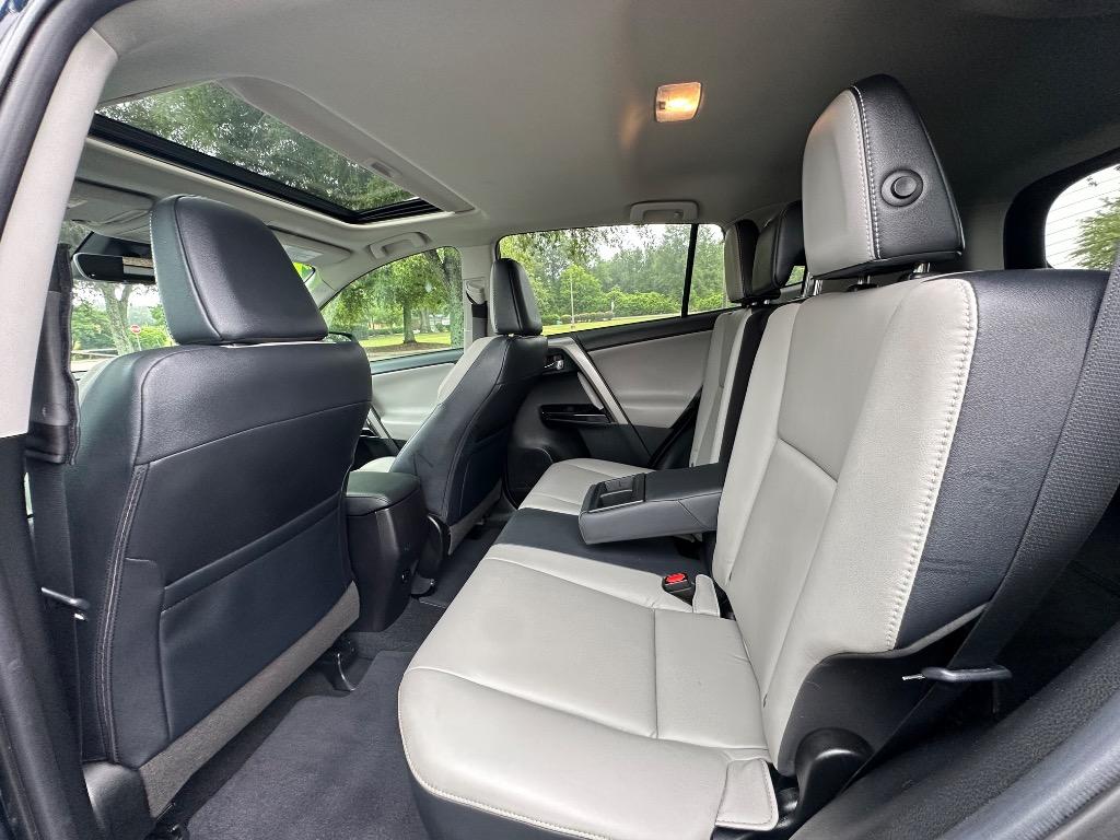 2018 Toyota RAV4 Limited photo