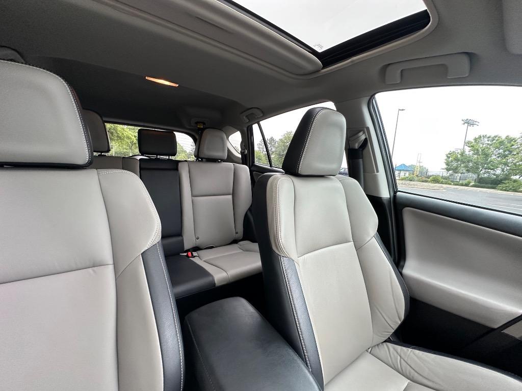 2018 Toyota RAV4 Limited photo