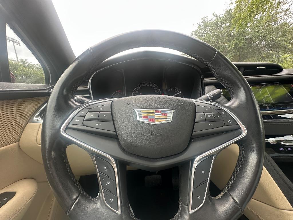 2018 Cadillac XT5 Luxury photo