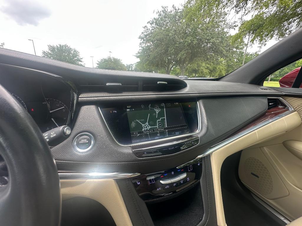 2018 Cadillac XT5 Luxury photo
