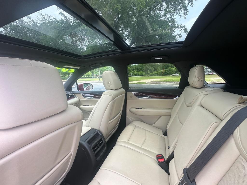 2018 Cadillac XT5 Luxury photo