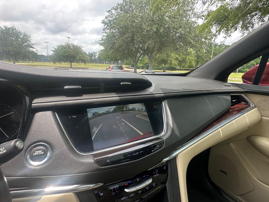 2018 Cadillac XT5 Luxury photo