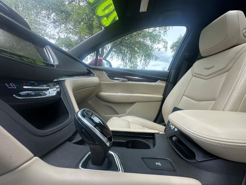 2018 Cadillac XT5 Luxury photo