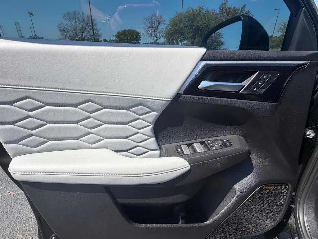 2025 Mitsubishi Outlander - $38,900