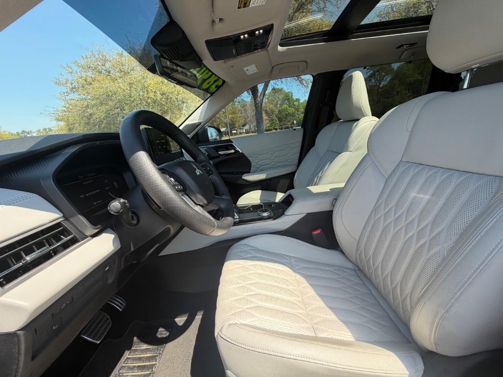 2025 Mitsubishi Outlander - $38,900