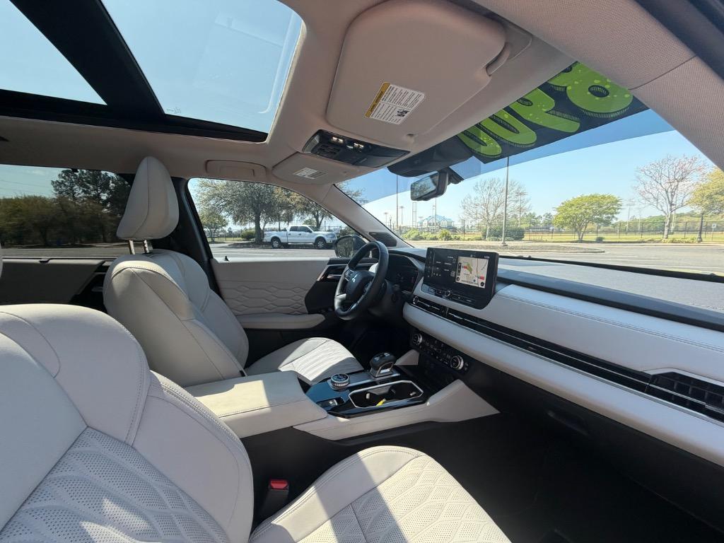 2025 Mitsubishi Outlander - $38,900