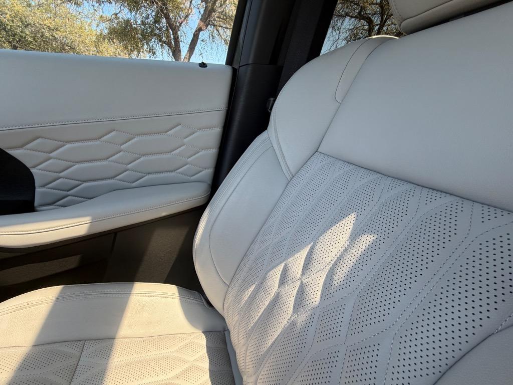 2025 Mitsubishi Outlander - $38,900