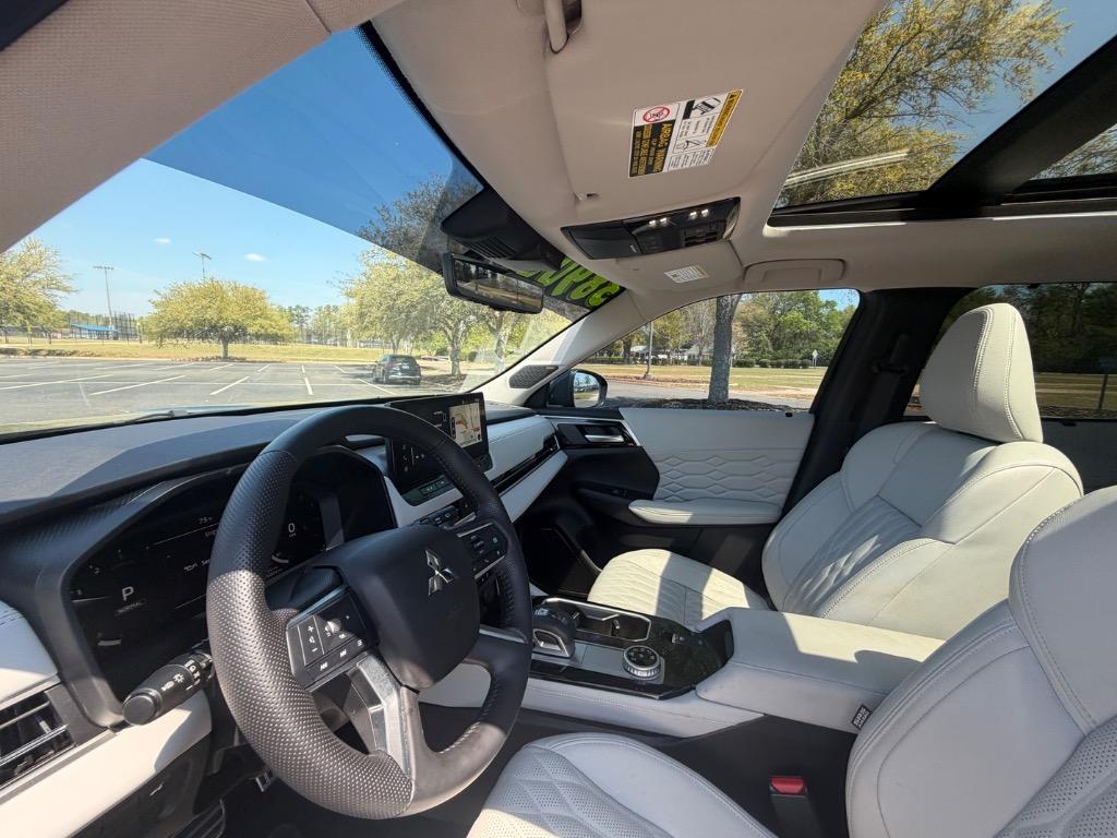 2025 Mitsubishi Outlander - $38,900