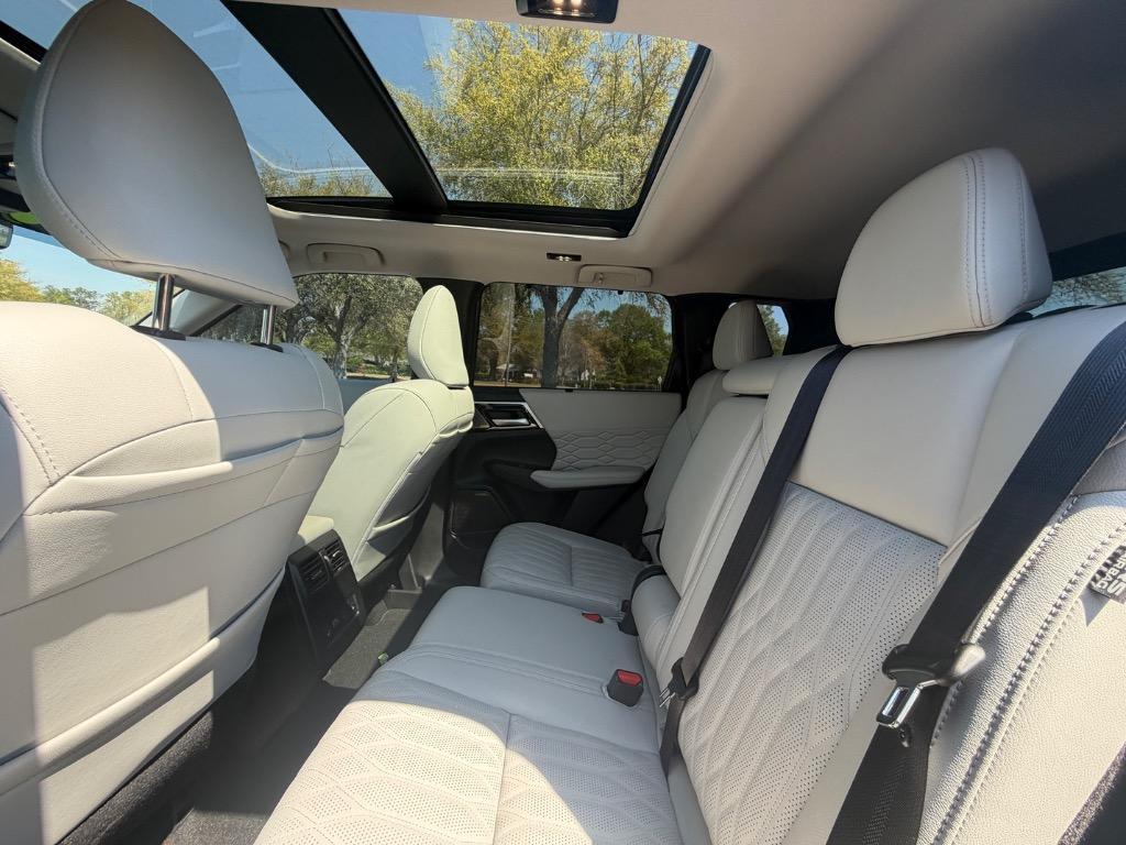 2025 Mitsubishi Outlander - $38,900