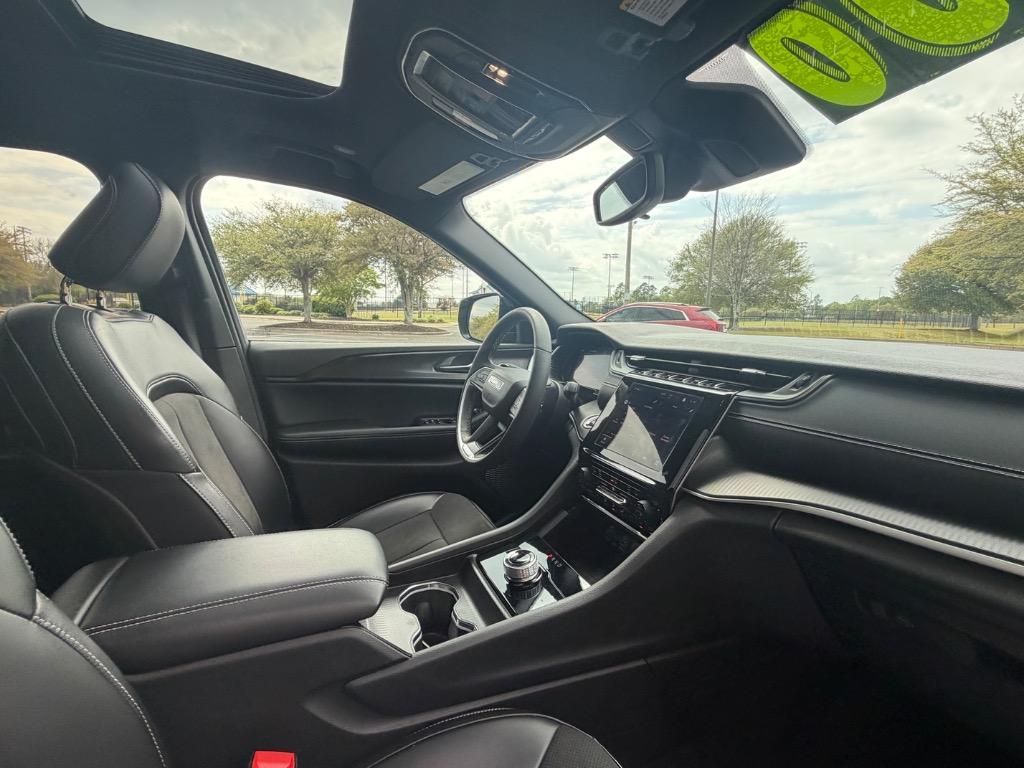 2025 Jeep Cherokee - $39,900