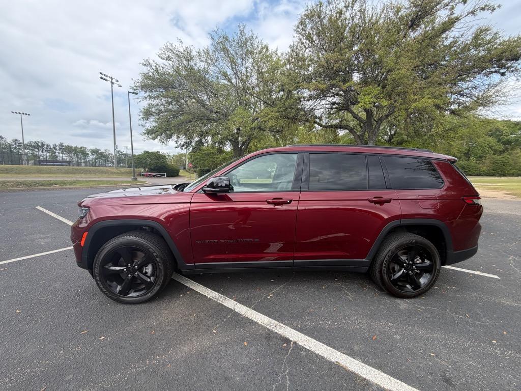 2025 Jeep Cherokee - $39,900