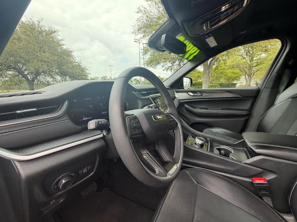 2025 Jeep Cherokee - $39,900