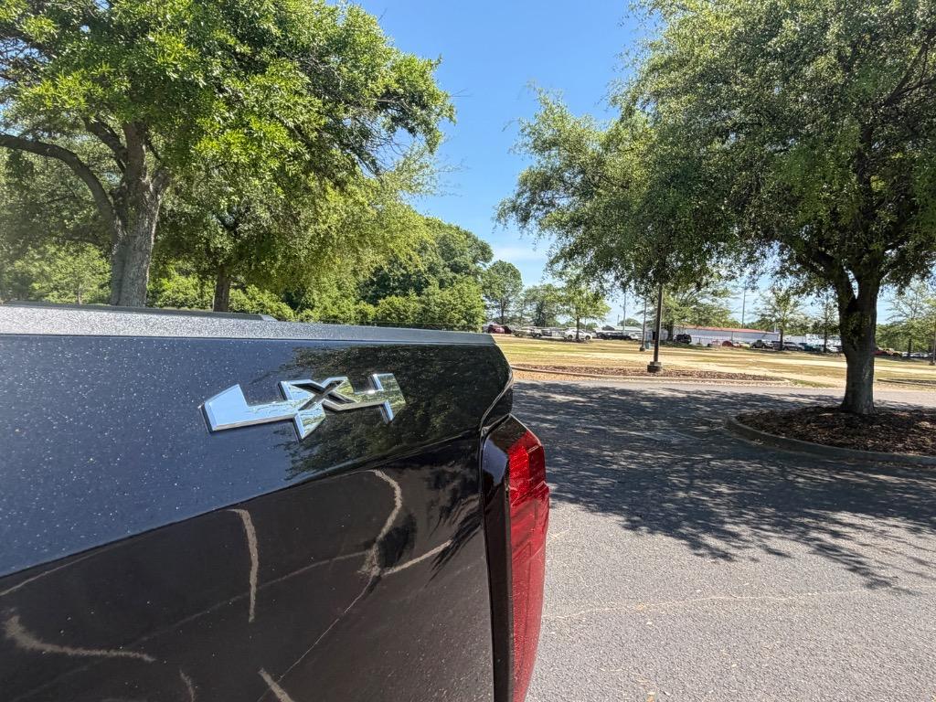 2021 GMC Sierra - $42,900