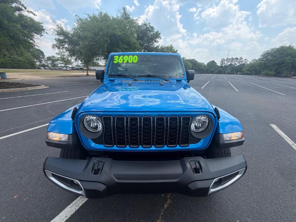 2024 Jeep Gladiator - $36,900