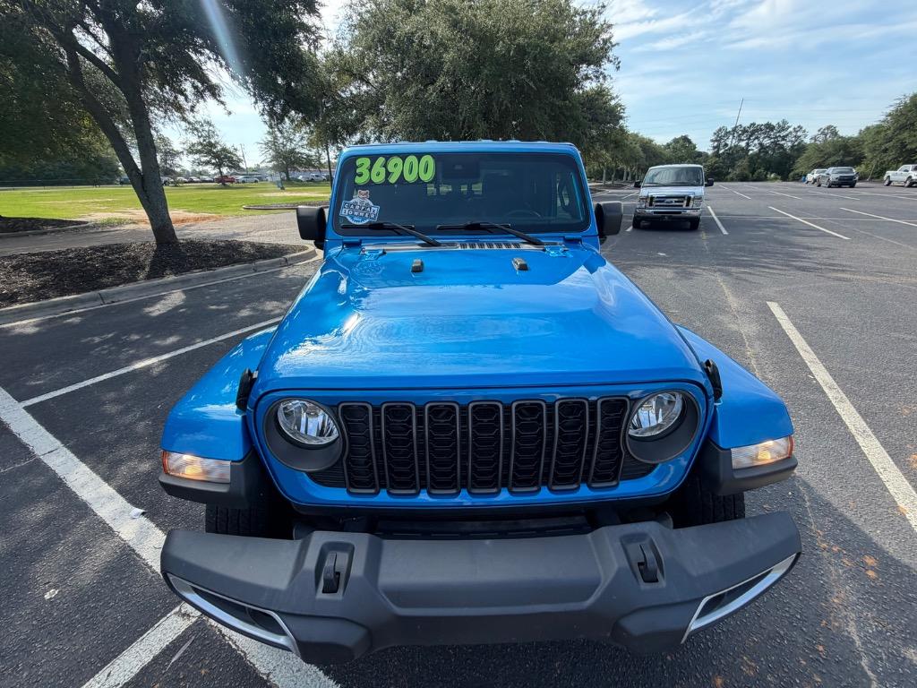 2024 Jeep Gladiator - $36,900