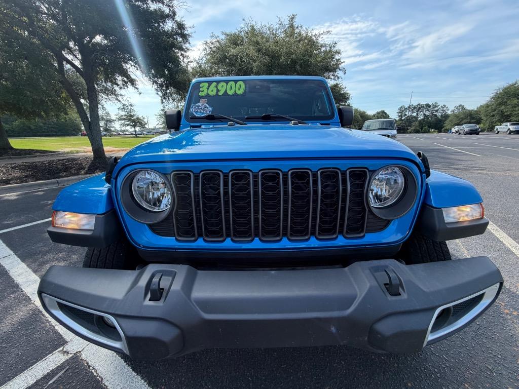 2024 Jeep Gladiator - $36,900