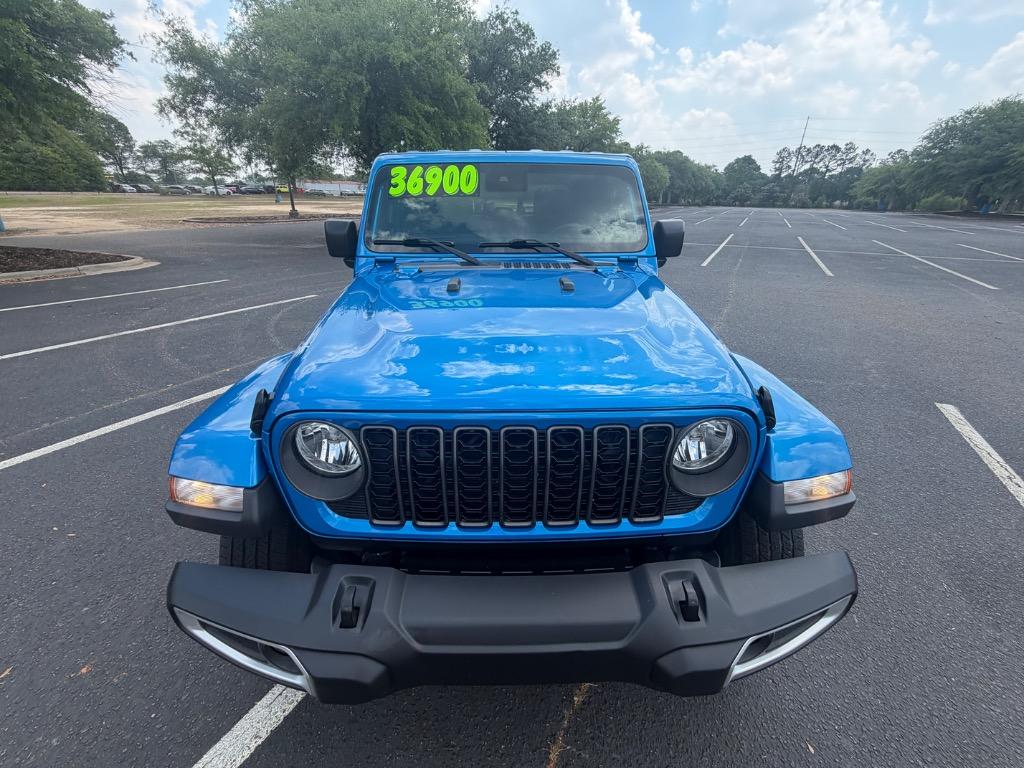 2024 Jeep Gladiator - $36,900