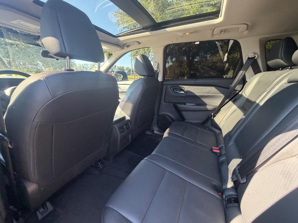 2024 Nissan Rogue - $25,900
