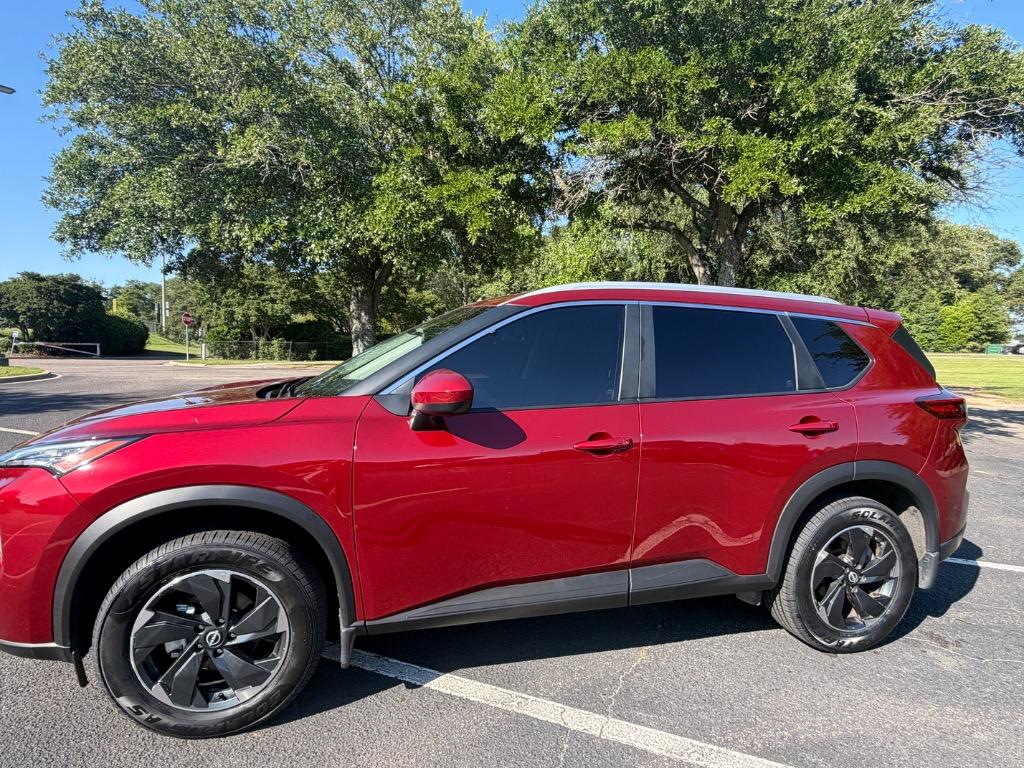 2024 Nissan Rogue - $25,900