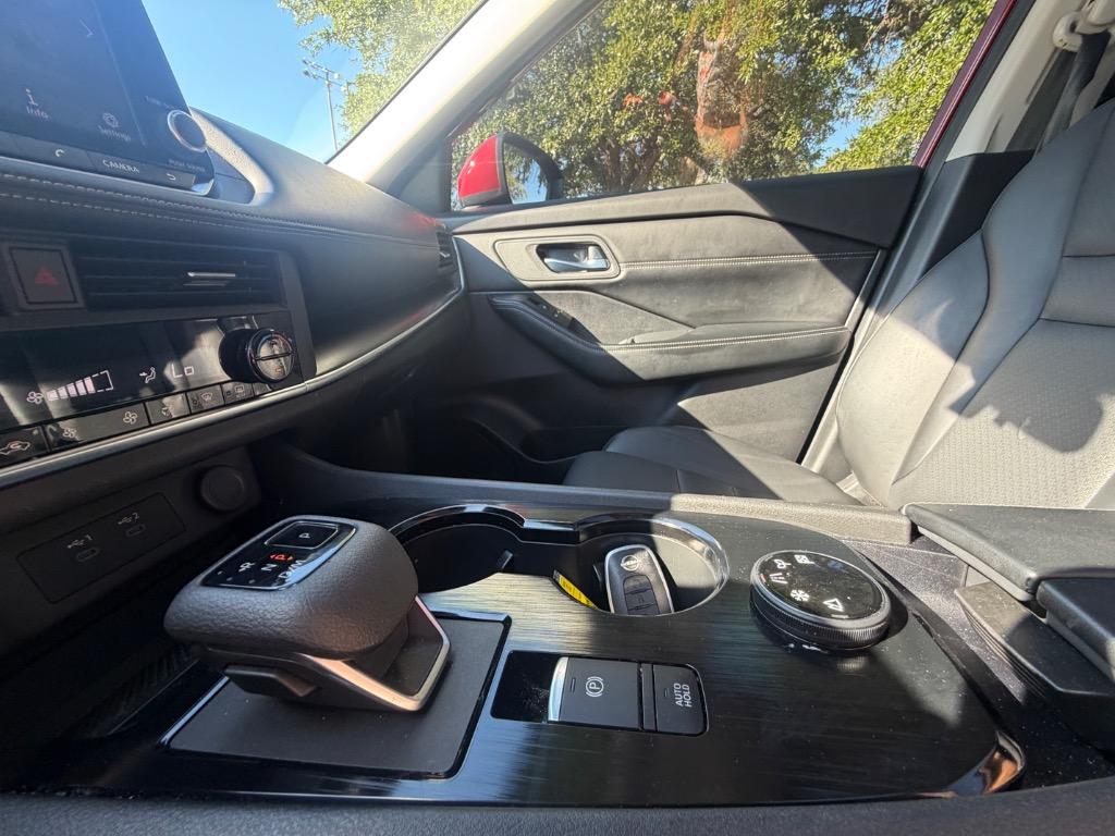 2024 Nissan Rogue - $25,900